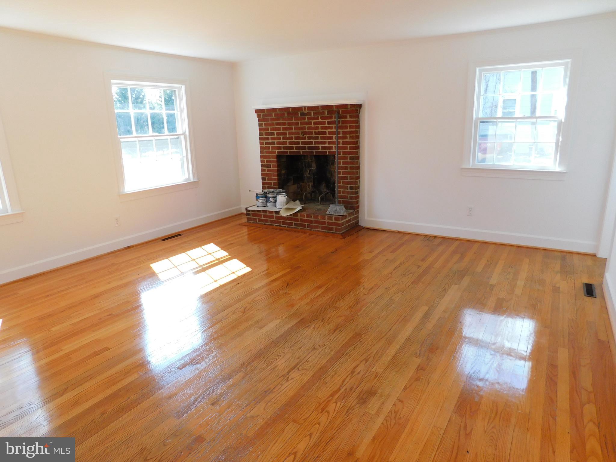10374 Rectory Lane King George, VA 22485 - Photo 2 of 25 Family Room