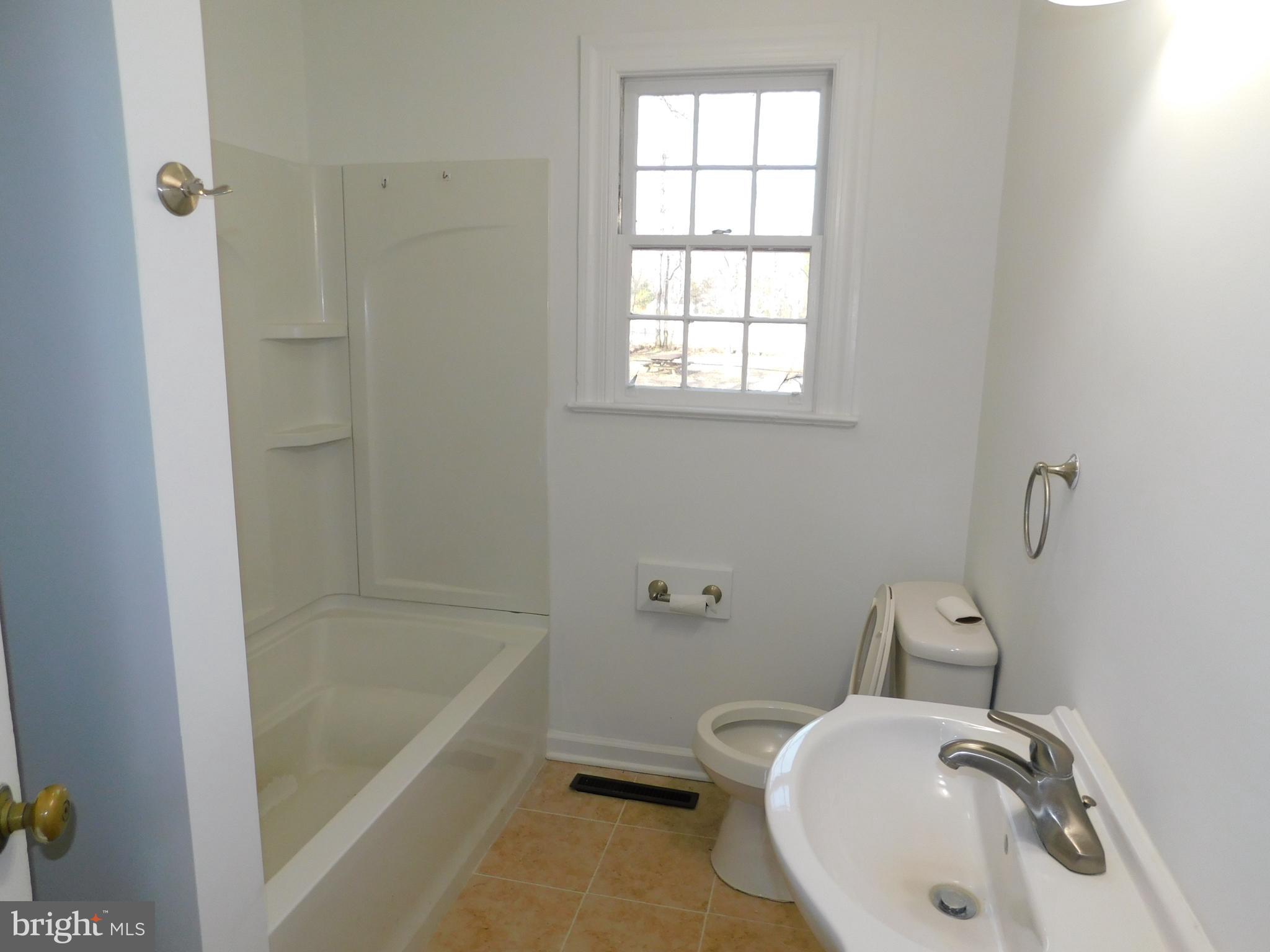 10374 Rectory Lane King George, VA 22485 - Photo 5 of 25 Bathroom