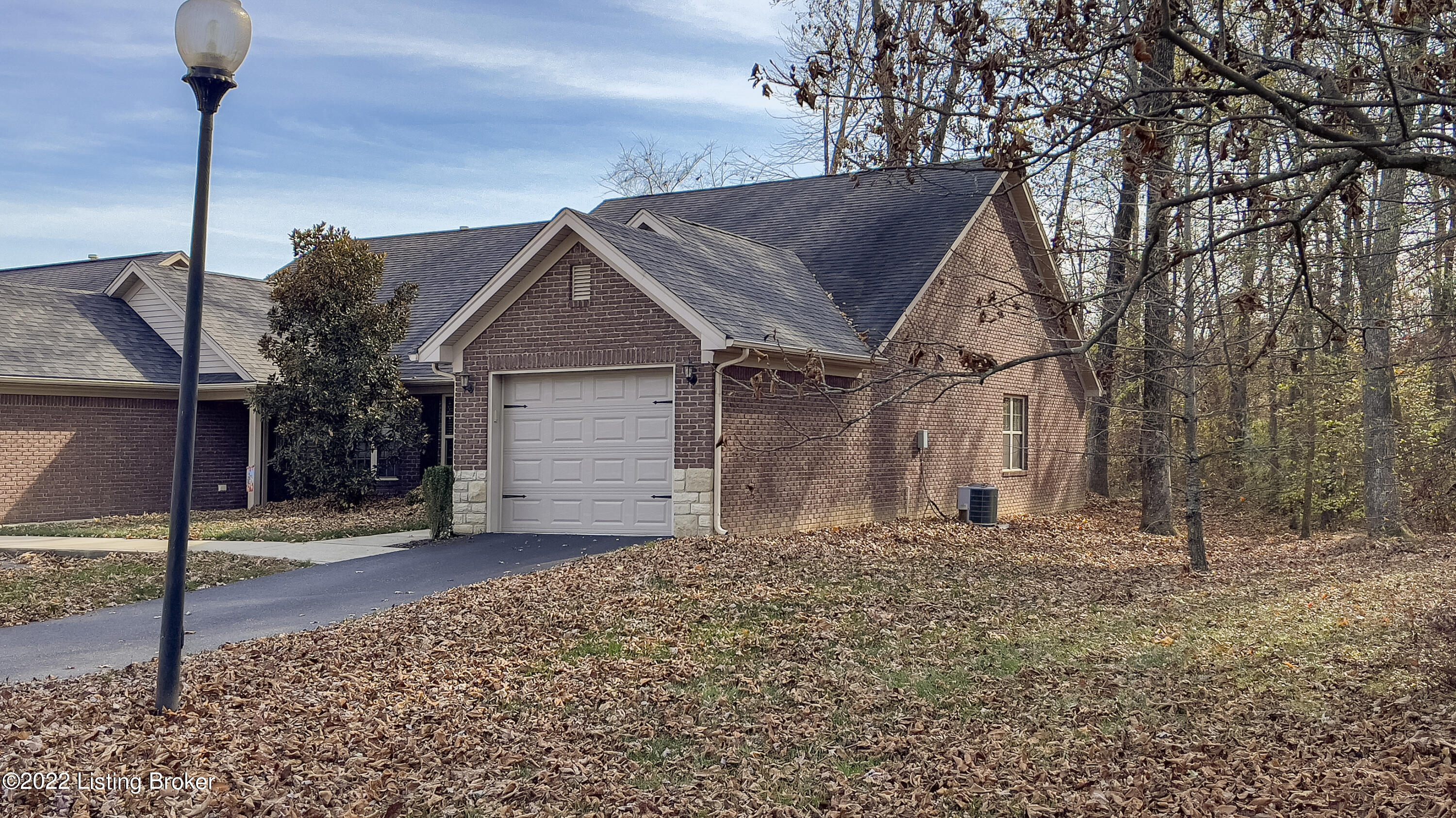 6612 Renate Road Louisville, KY 40291 - Photo 2 of 30 6612 Renate Dr-1002