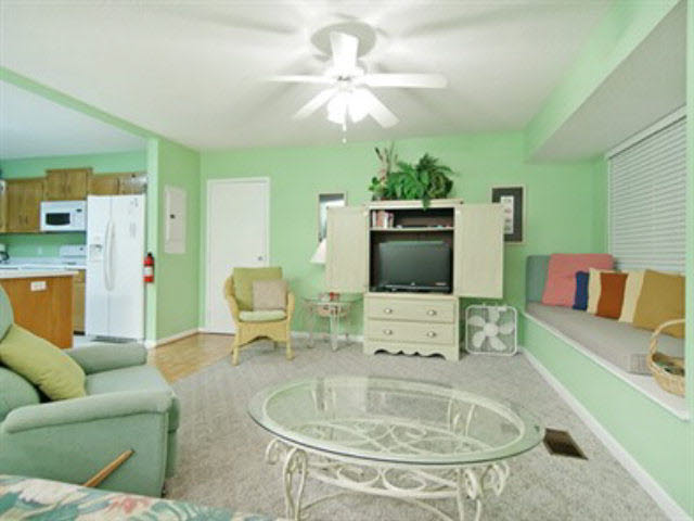 545 Plantation Road, Unit 4A/B Gulf Shores, AL 36542 - Photo 10 of 12 Living Area