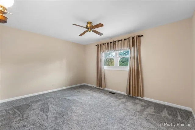 $415,000 | 1125 Darby Lane, Roselle, IL 60172