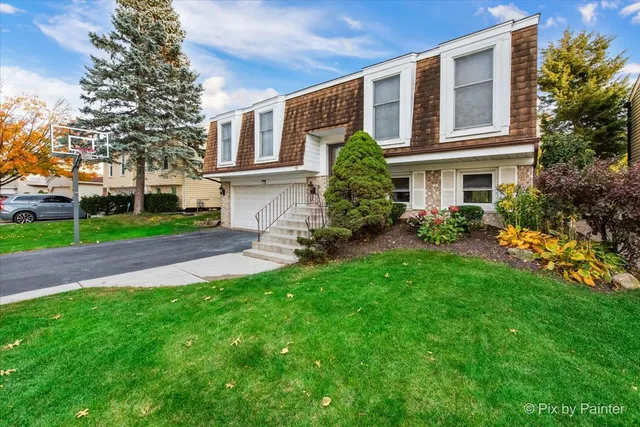 $415,000 | 1125 Darby Lane, Roselle, IL 60172