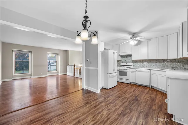 $415,000 | 1125 Darby Lane, Roselle, IL 60172