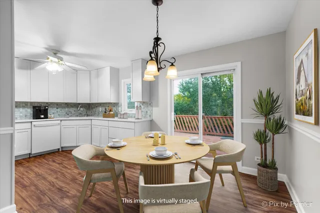 $415,000 | 1125 Darby Lane, Roselle, IL 60172