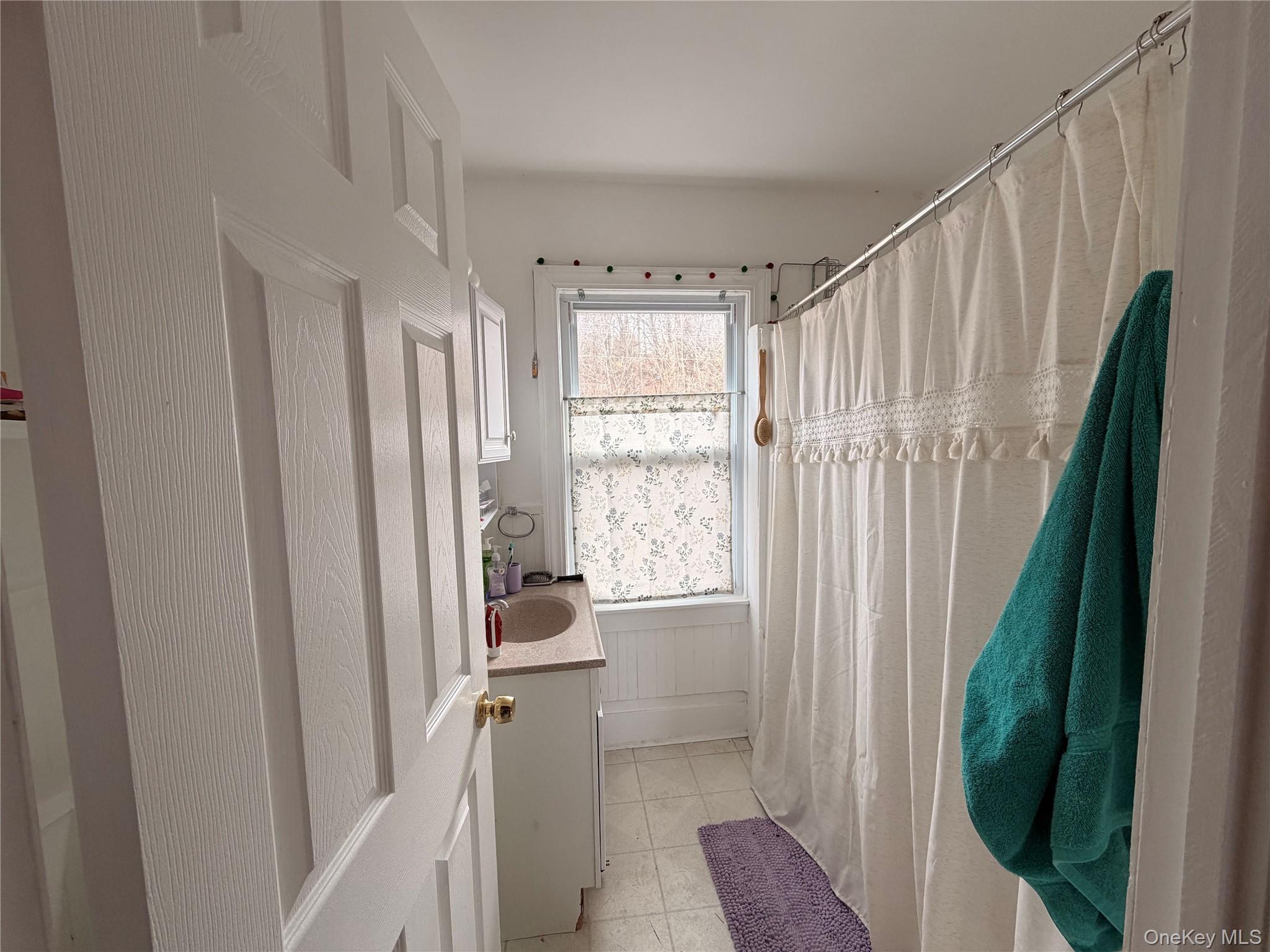 67 Old Albany Post Road, Unit 4 Rhinebeck, NY 12572 - Photo 2 of 7