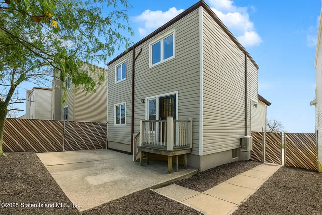 $949,000 | 11 Victoria Road | Huguenot