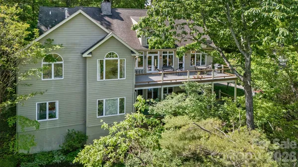 $995,000 | 25 Windsong Drive, Fairview, NC 28730