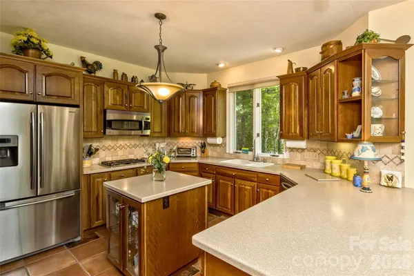 $995,000 | 25 Windsong Drive, Fairview, NC 28730