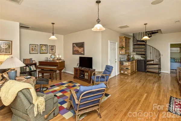 $995,000 | 25 Windsong Drive, Fairview, NC 28730