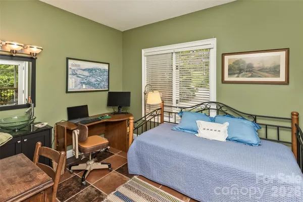 $995,000 | 25 Windsong Drive, Fairview, NC 28730