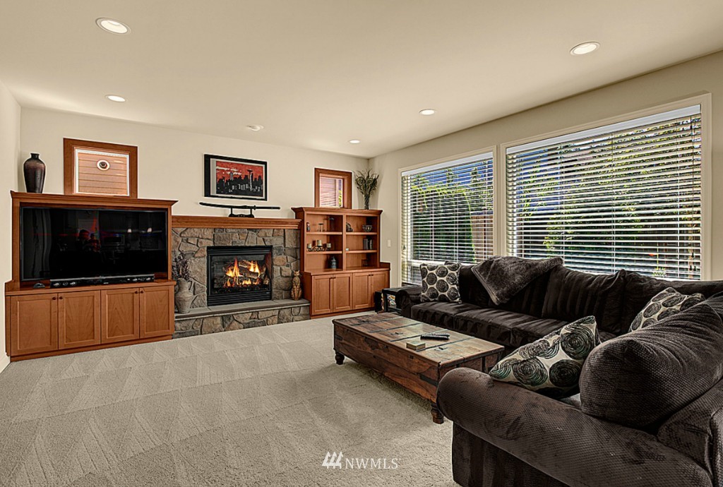 20229 86th Place Northeast Bothell, WA 98011 - Photo 5 of 15 Gallery Image 5