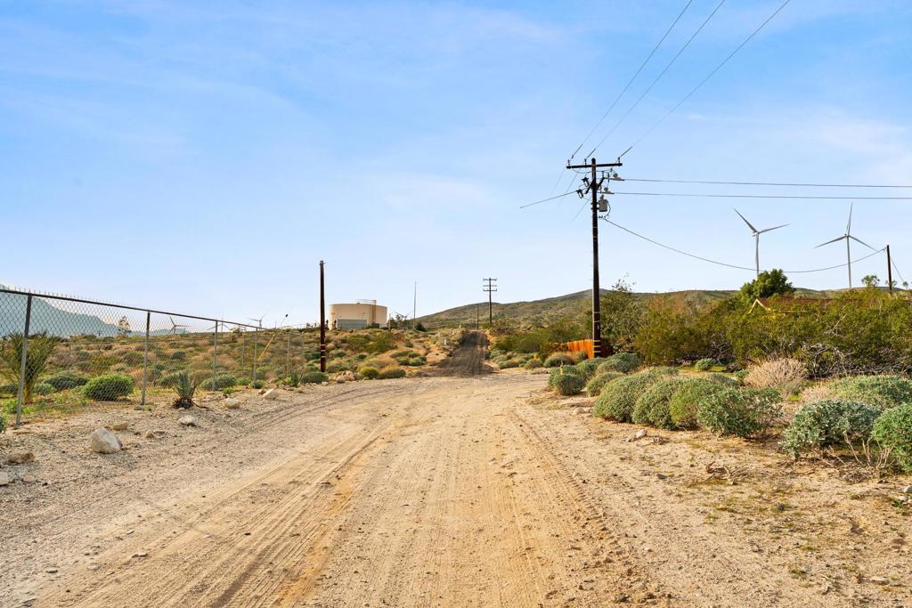 668040015 Hilltop Road Whitewater, CA 92282 - Photo 5 of 31 whitewater-19
