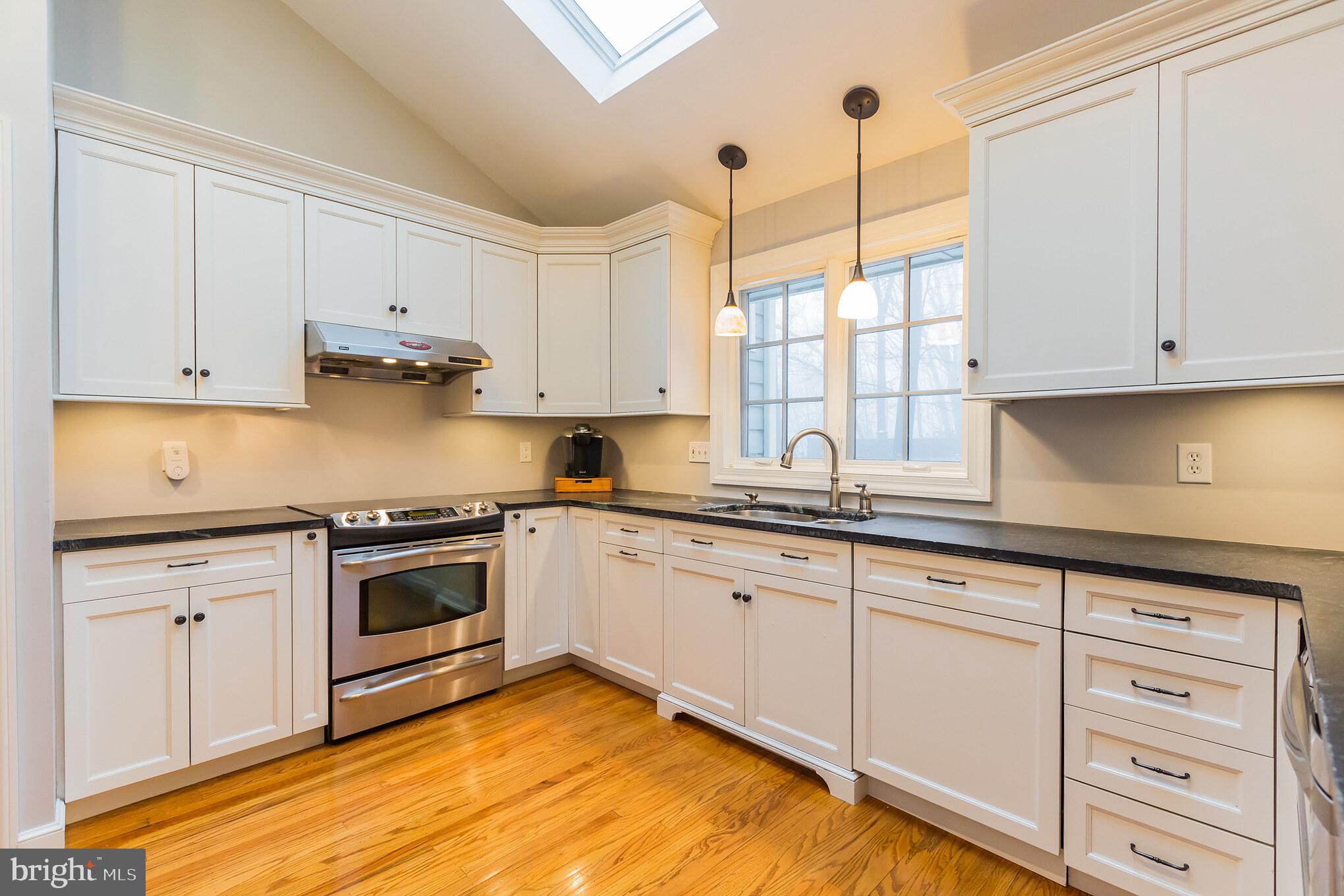 217 Radcliffe Road Wayne, PA 19087 - Photo 9 of 25