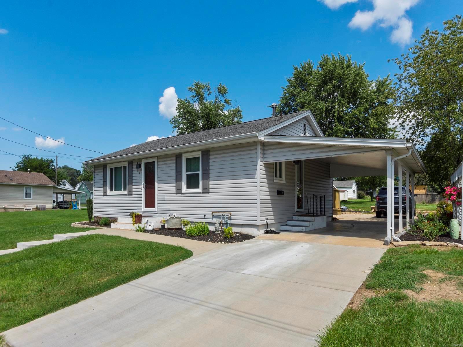 604 Stiening Street Waterloo, IL 62298 - Photo 3 of 23 Gallery Image 3