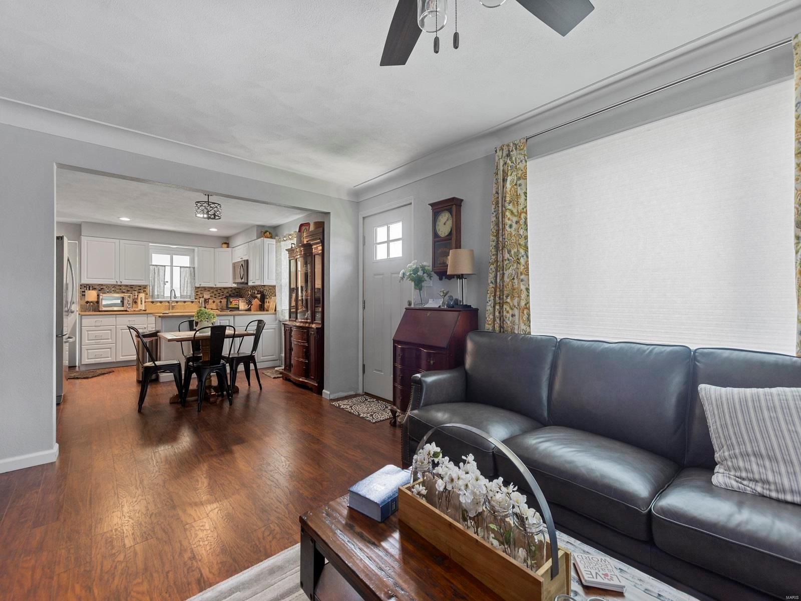 604 Stiening Street Waterloo, IL 62298 - Photo 5 of 23 Gallery Image 5