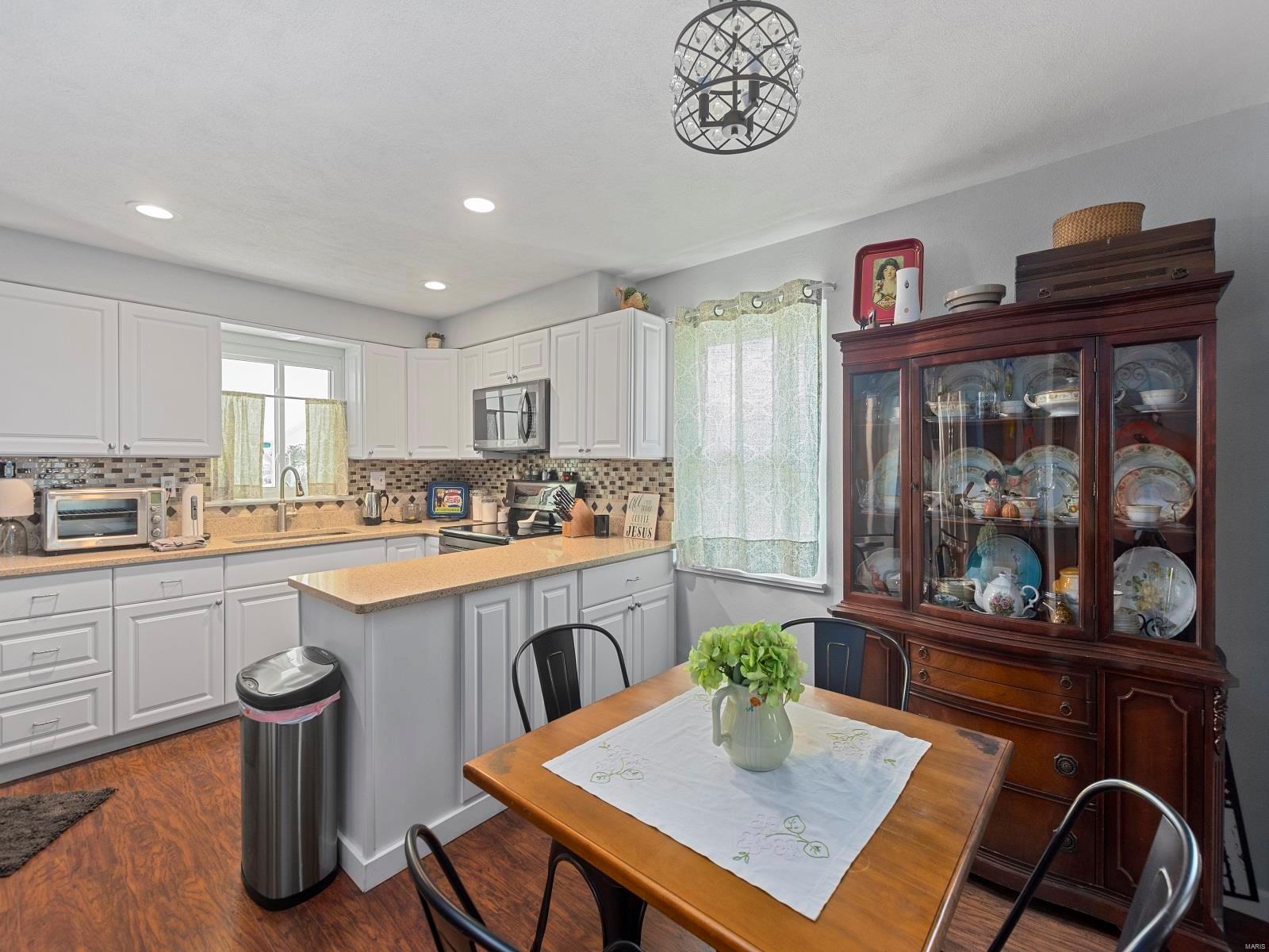 604 Stiening Street Waterloo, IL 62298 - Photo 6 of 23 Gallery Image 6