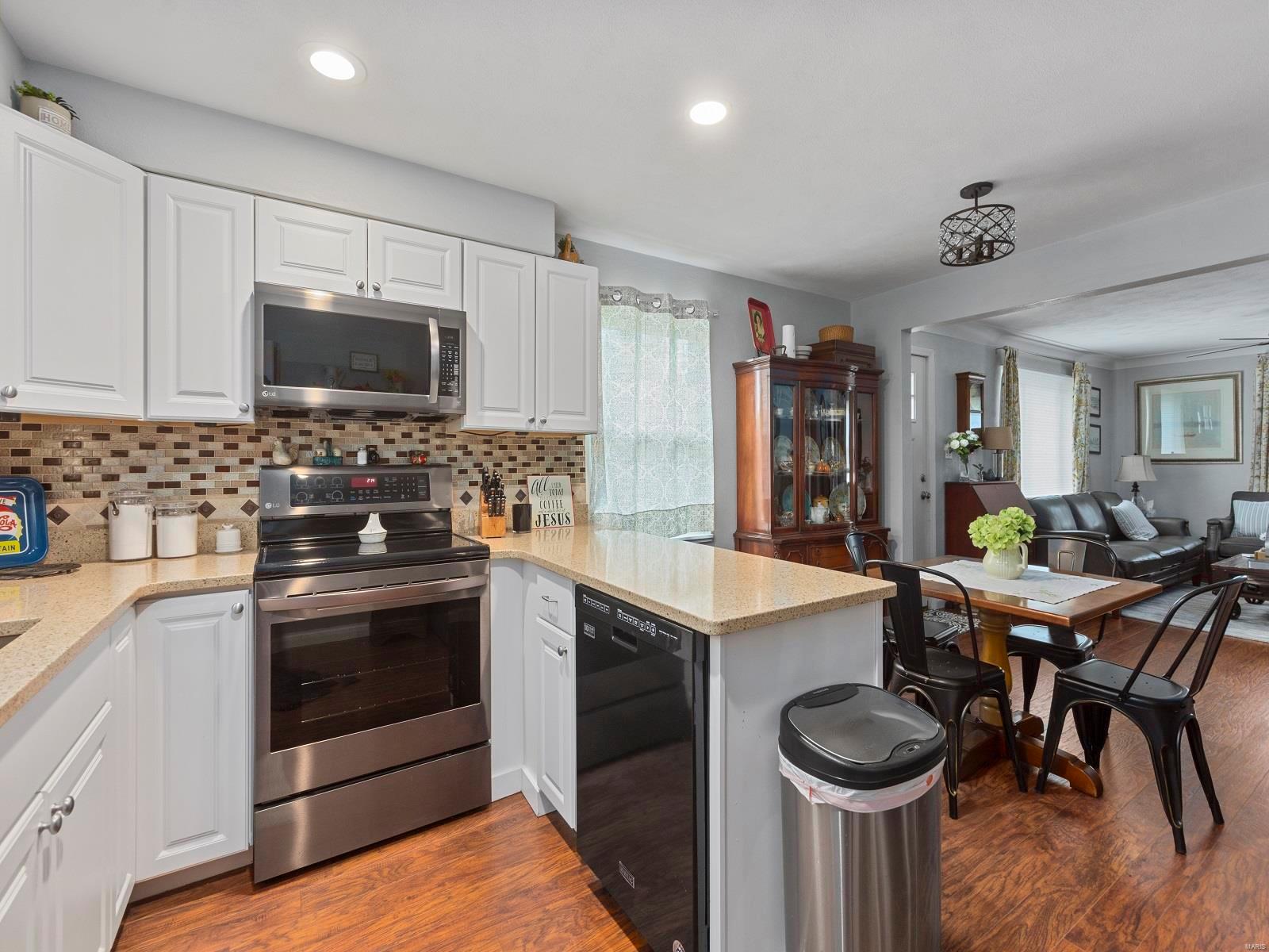 604 Stiening Street Waterloo, IL 62298 - Photo 9 of 23 Gallery Image 9