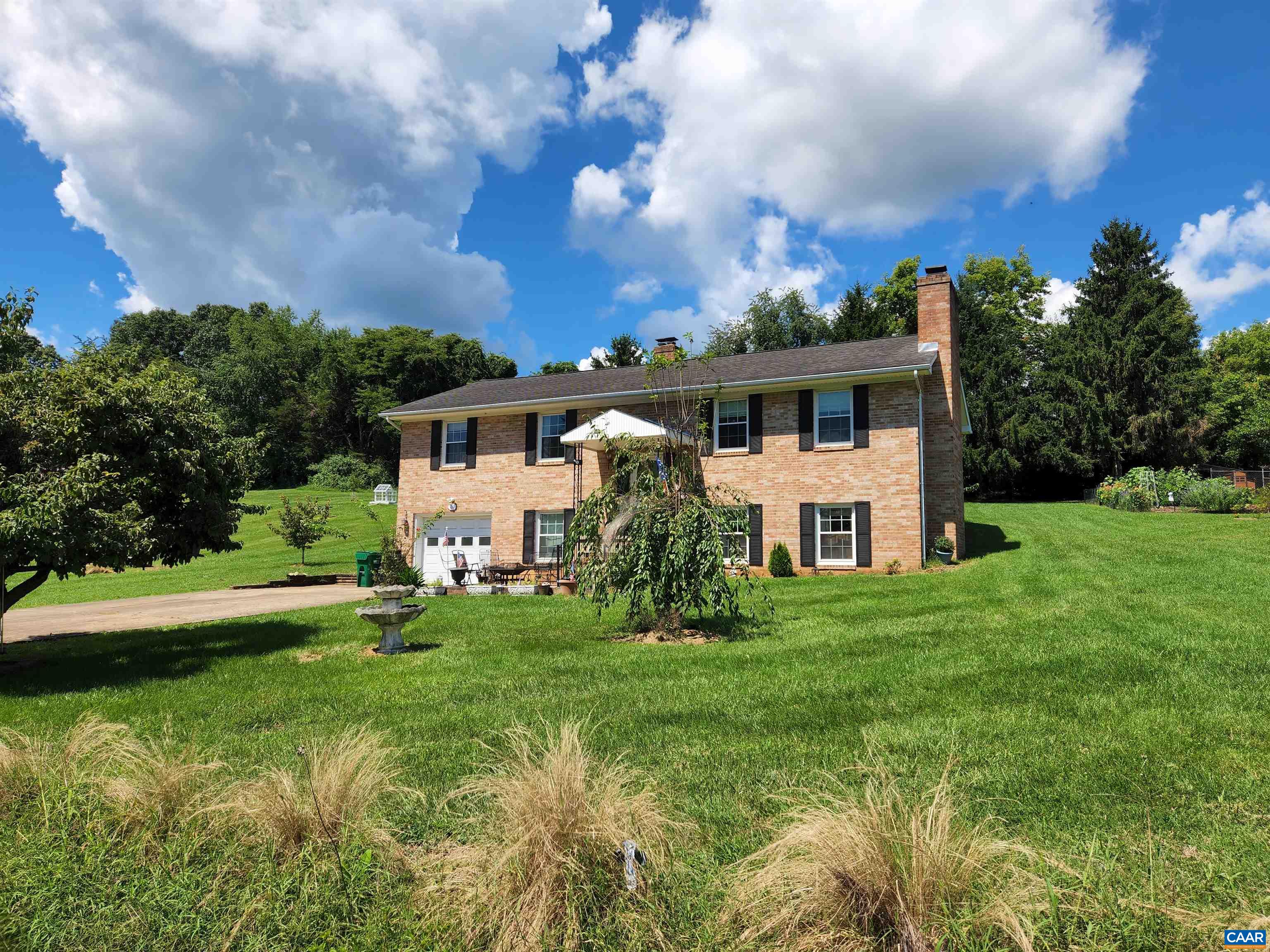 24 Greenfield Road Luray, VA 22835 - Photo 2 of 16 Gallery Image 2