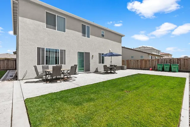 a view of outdoor space yard and patio