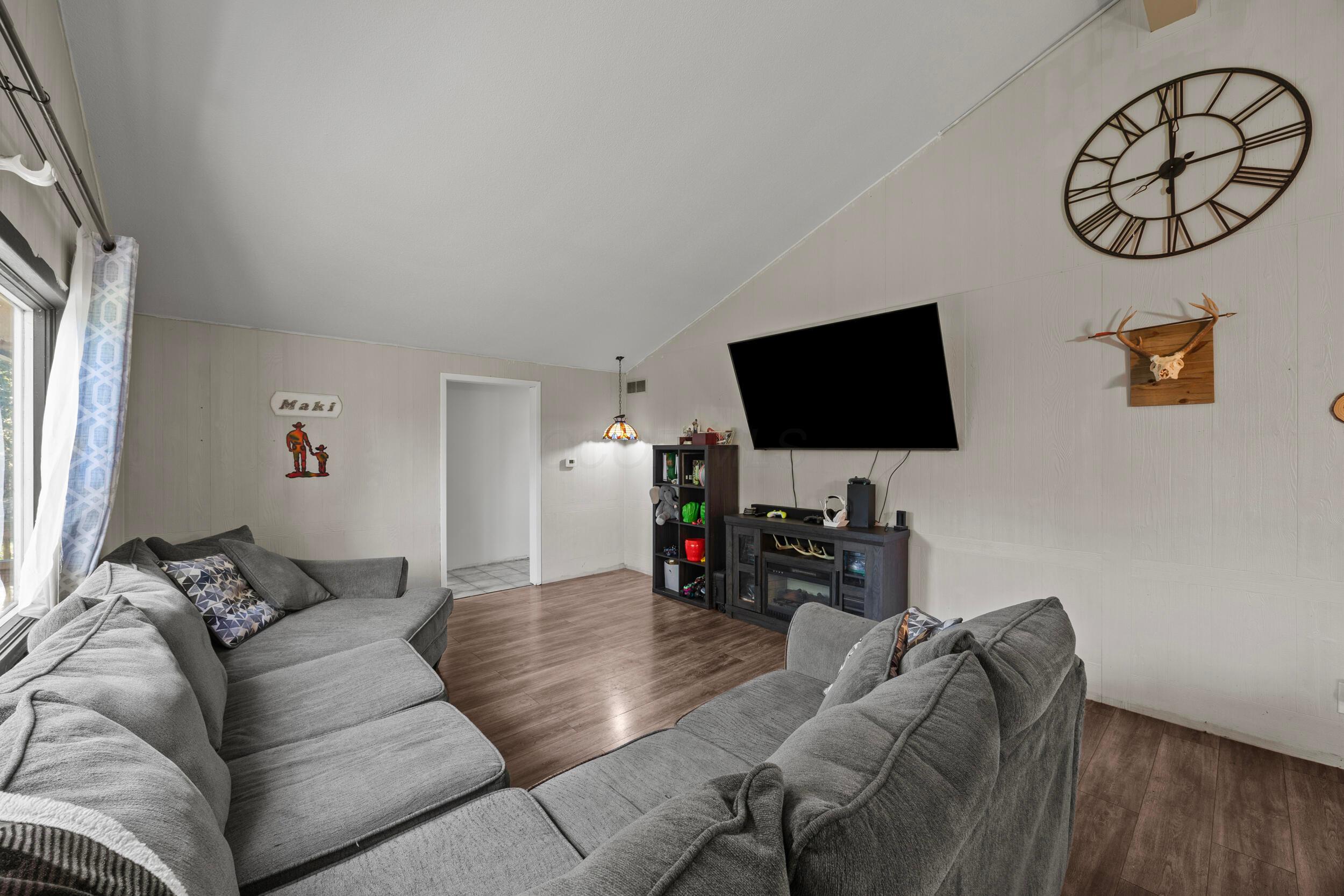 12665 National Road Southeast Heath, OH 43056 - Photo 4 of 28