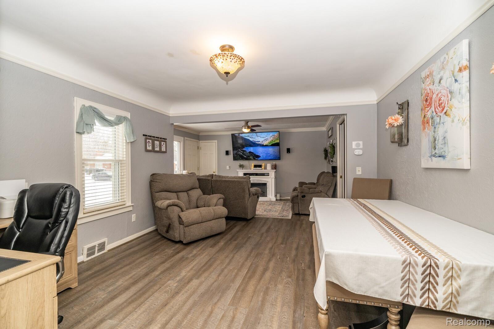 3272 Grant Road Rochester, MI 48309 - Photo 7 of 30 07_DSC00439_mls.jpg