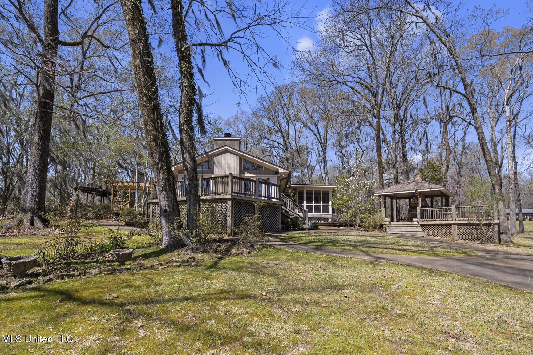 784 Lake Cavalier Road Madison, MS 39110 - Photo 41 of 55 784 Cavalier-14