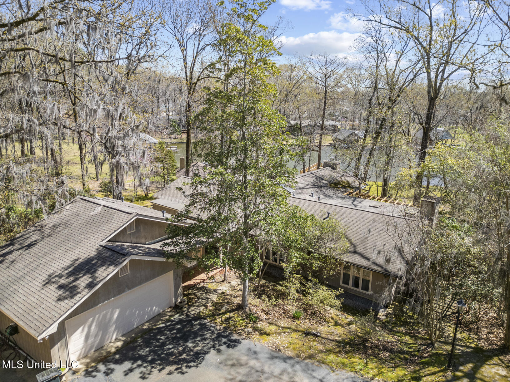 784 Lake Cavalier Road Madison, MS 39110 - Photo 51 of 55 784 Cavalier Drone-8