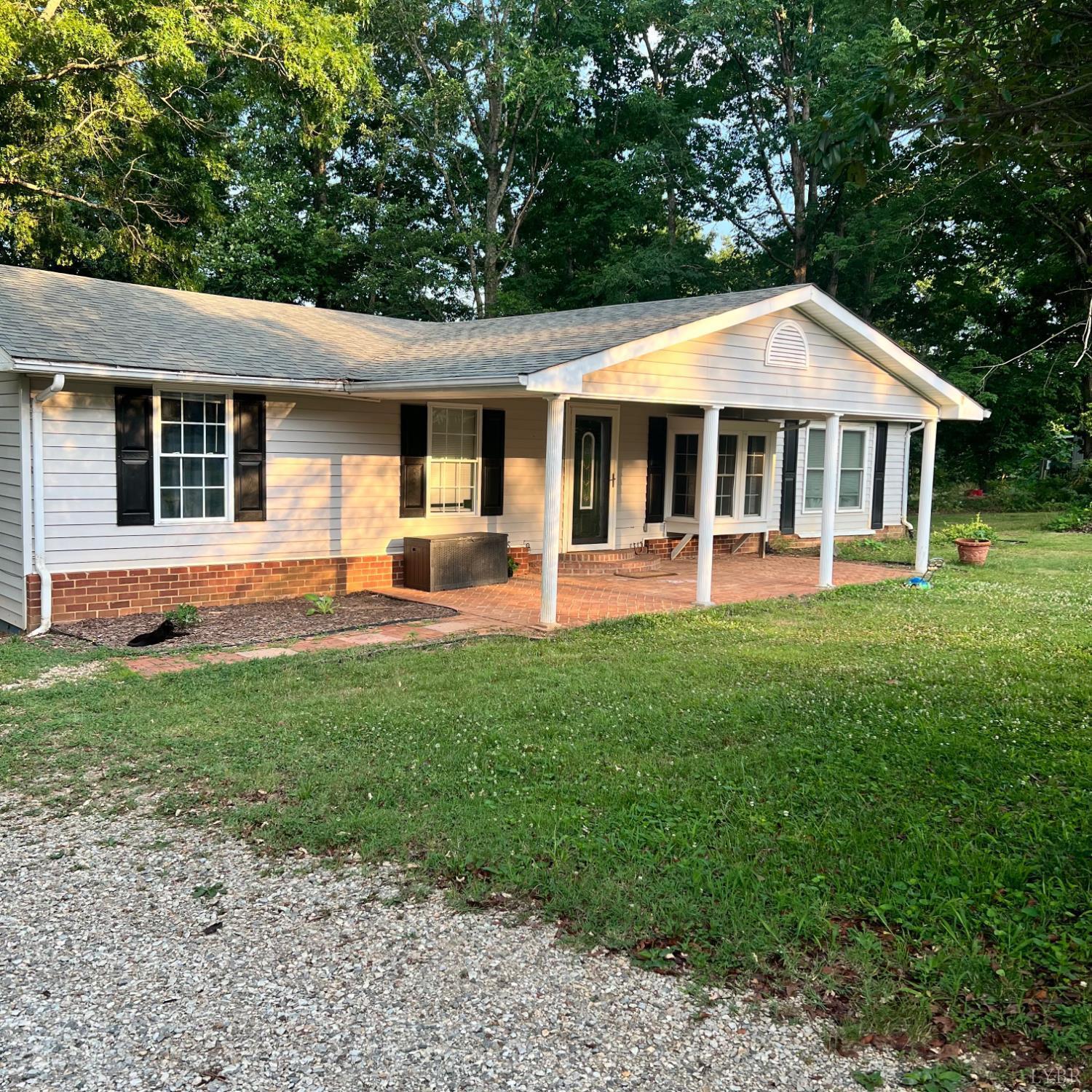 178 Pendleton Drive Amherst, VA 24521 - Photo 2 of 11