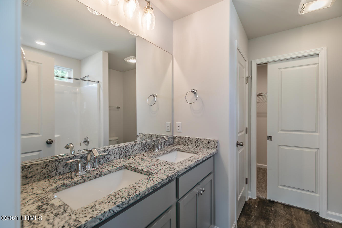 449 Volunteer Park Road Ridgeland, SC 29936 - Photo 20 of 44 20 Primary bath