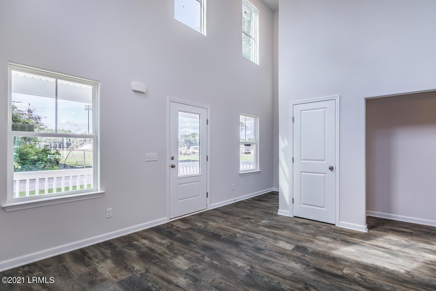 449 Volunteer Park Road Ridgeland, SC 29936 - Photo 7 of 44 7 Great room