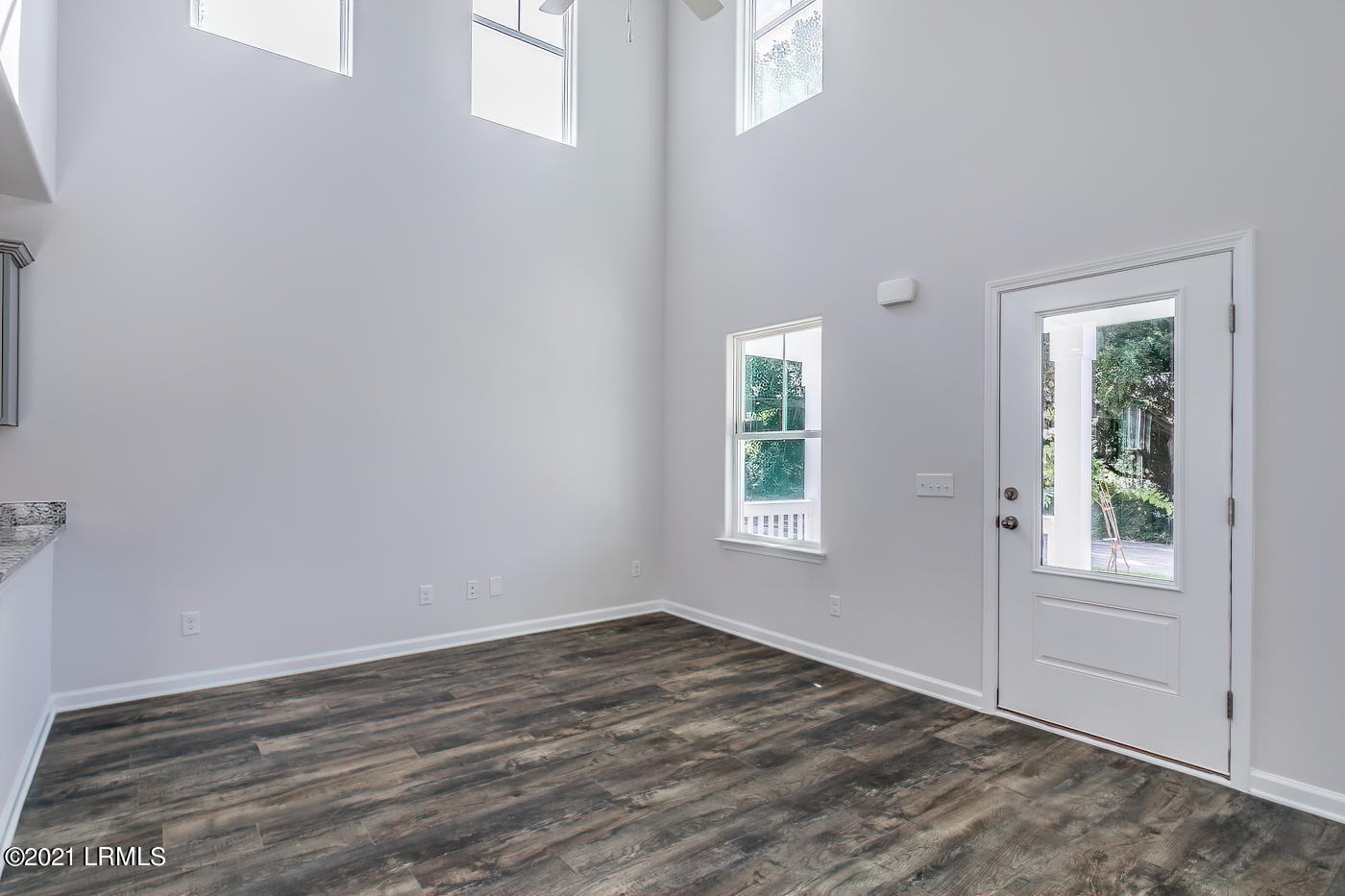 449 Volunteer Park Road Ridgeland, SC 29936 - Photo 8 of 44 8 Great room