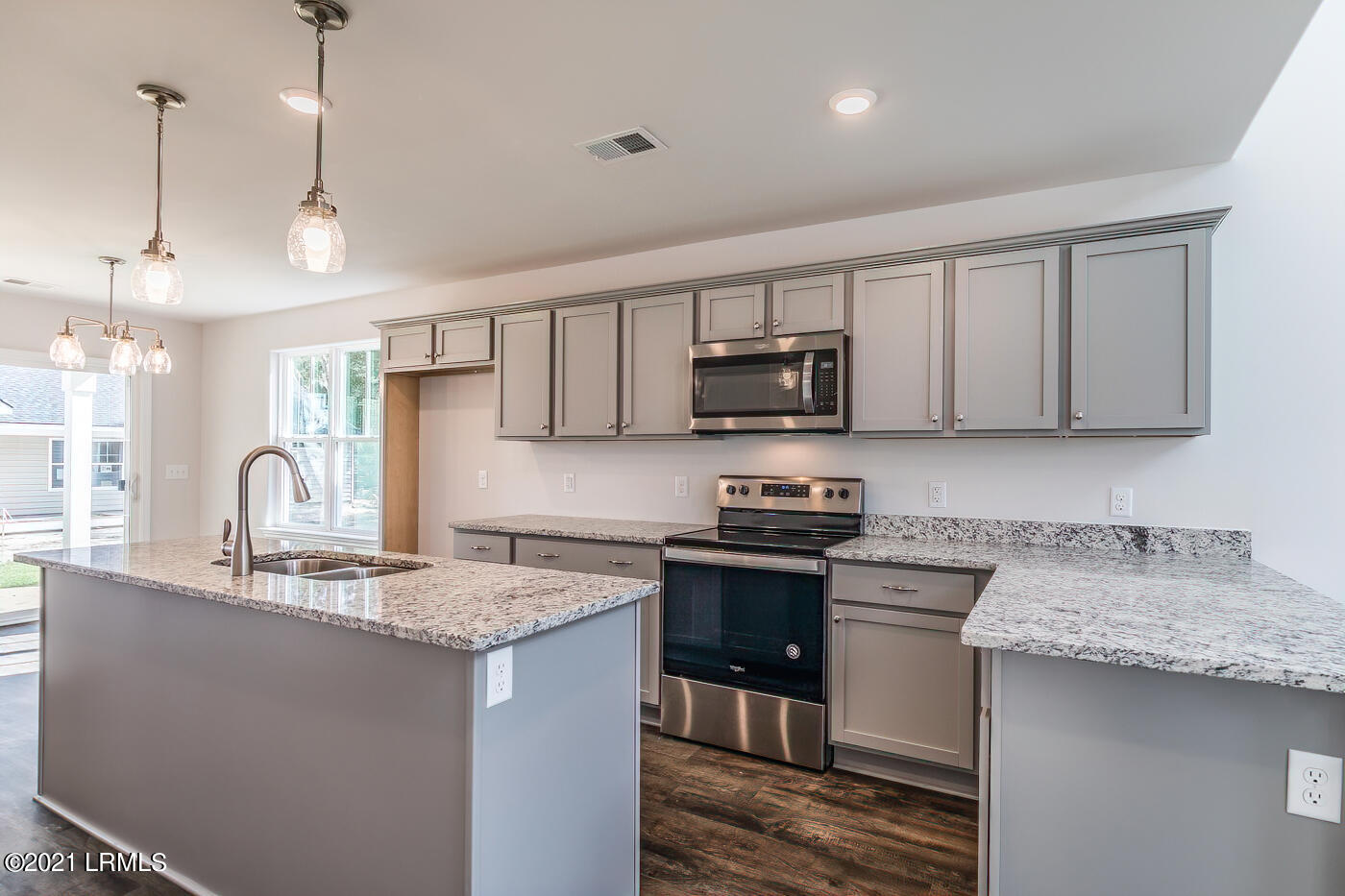 449 Volunteer Park Road Ridgeland, SC 29936 - Photo 9 of 44 9 Kitchen
