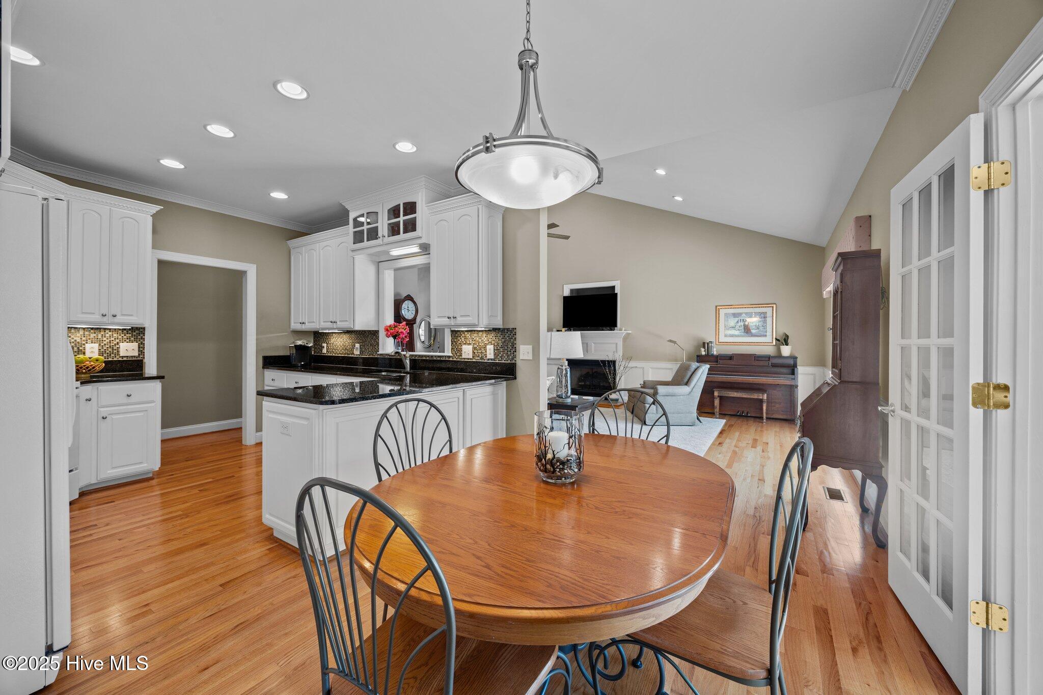 107 Mellen Road New Bern, NC 28562 - Photo 16 of 53 Breakfast Nook