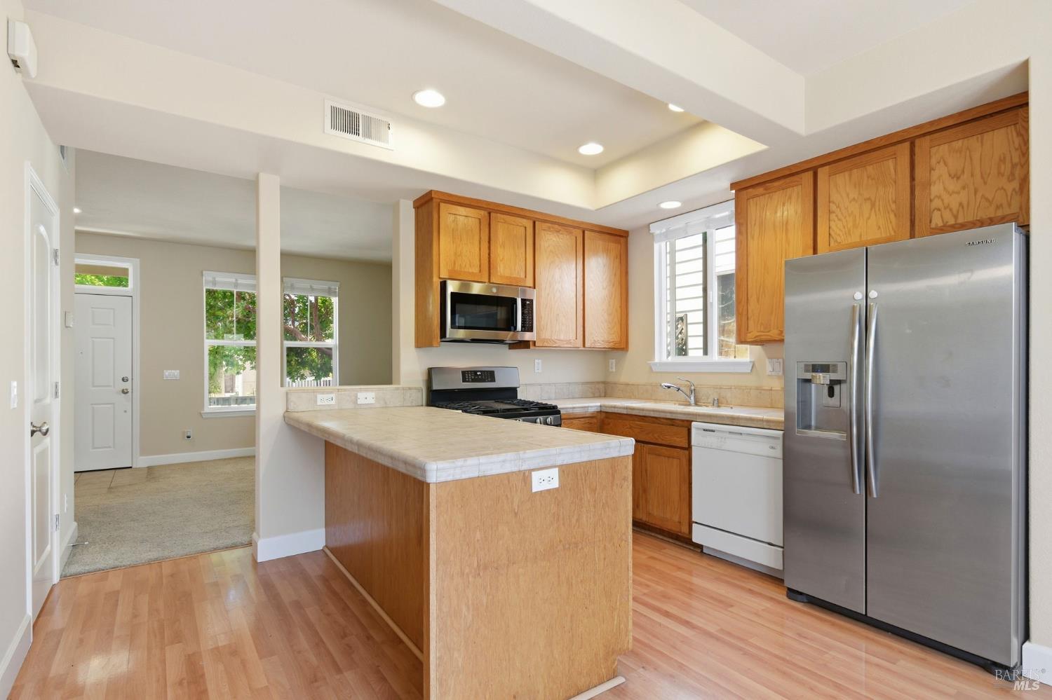 746 Fresno Avenue Santa Rosa, CA 95407 - Photo 9 of 38