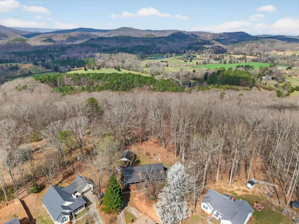 $299,900 | 333 Windsong Drive, LaFayette, GA 30728