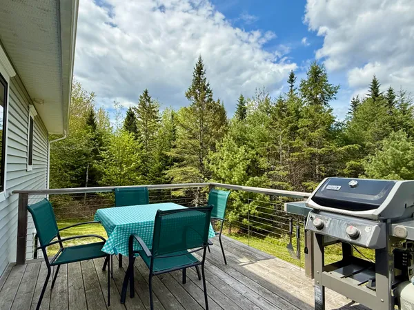 $699,999 | 170 Partridge Cove Road, Lamoine, ME 04605