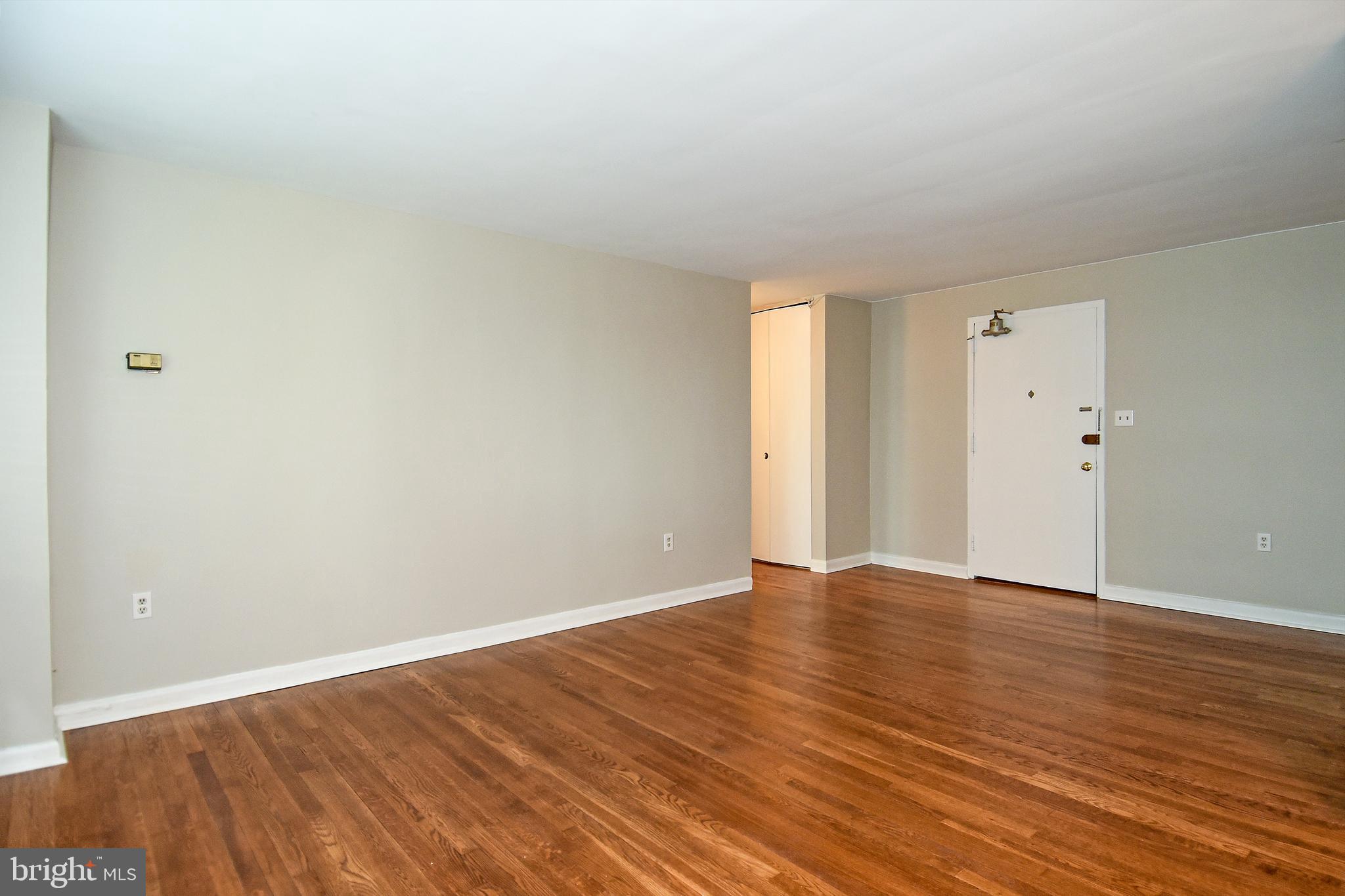 1200 South Arlington Ridge Road, Unit 512 Arlington, VA 22202 - Photo 3 of 30 Living Room and entryway