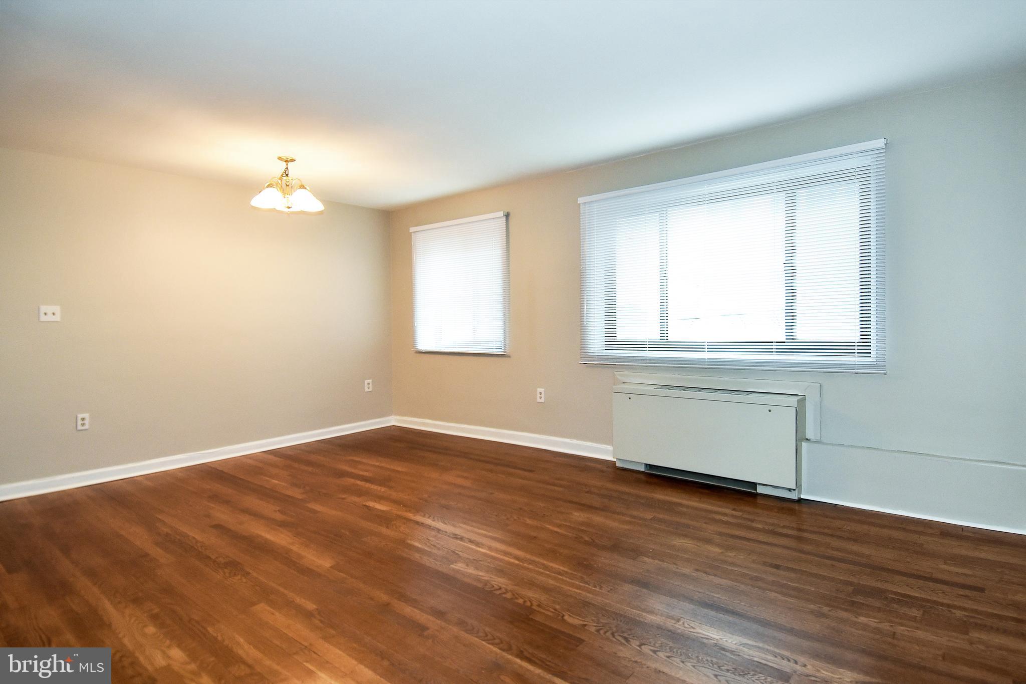 1200 South Arlington Ridge Road, Unit 512 Arlington, VA 22202 - Photo 4 of 30 Dining Room