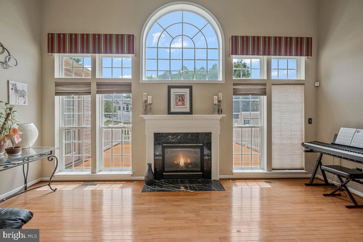 1117 Horizon View Place Accokeek, MD 20607 - Photo 19 of 59 Bright and inviting living space.
