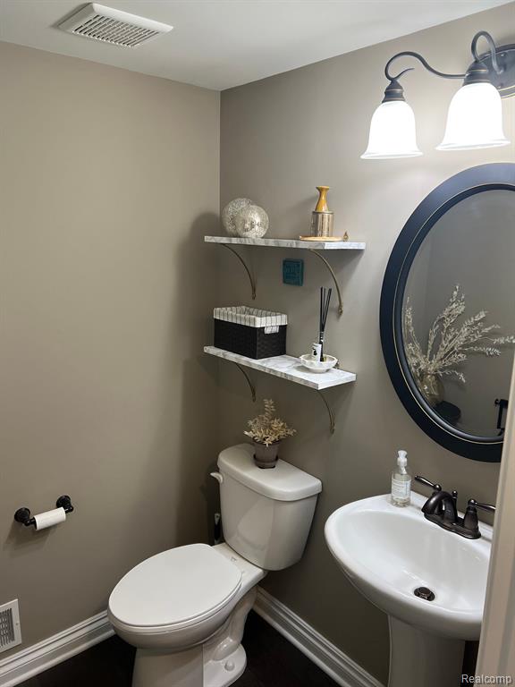 935 Barclay Circle Rochester Hills, MI 48307 - Photo 12 of 31