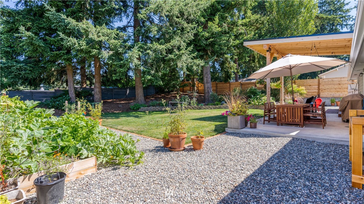 9427 217th Street Southwest Edmonds, WA 98020 - Photo 21 of 27 Gallery Image 21