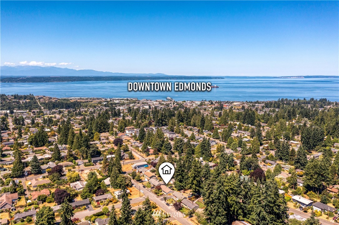 9427 217th Street Southwest Edmonds, WA 98020 - Photo 25 of 27 Gallery Image 25