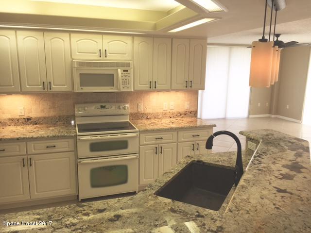 811 Del Rio Way, Unit 402 Merritt Island, FL 32953 - Photo 2 of 14 KITCHEN