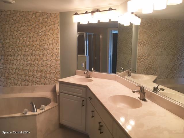 811 Del Rio Way, Unit 402 Merritt Island, FL 32953 - Photo 3 of 14 MASTER BATH