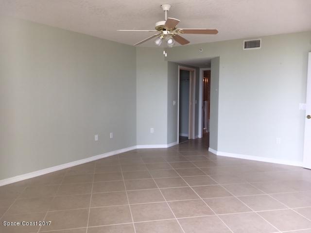 811 Del Rio Way, Unit 402 Merritt Island, FL 32953 - Photo 10 of 14 MASTER BEDROOM