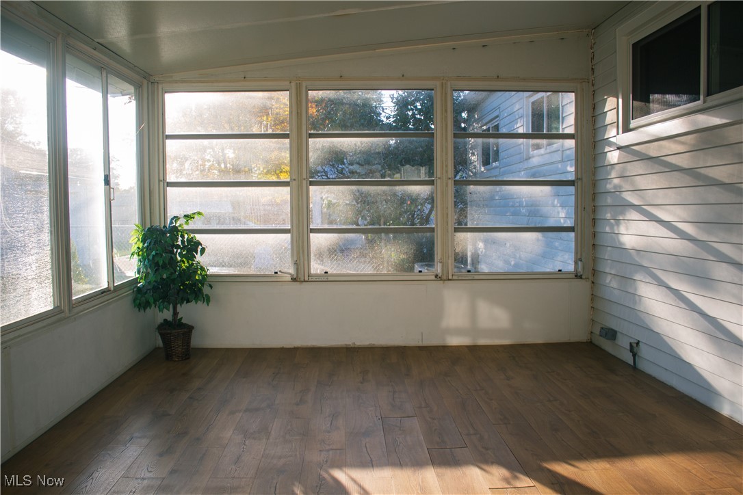 30124 Barjode Road Willowick, OH 44095 - Photo 19 of 34 Sunroom.