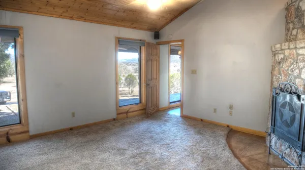 $874,000 | 457 Tomahawk Way, Concan, TX 78838