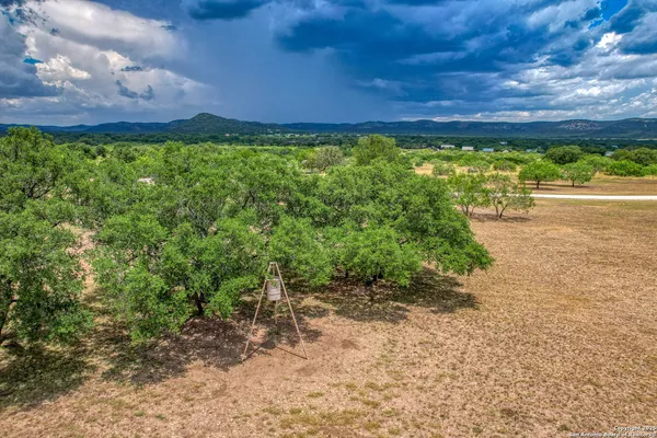 $874,000 | 457 Tomahawk Way, Concan, TX 78838