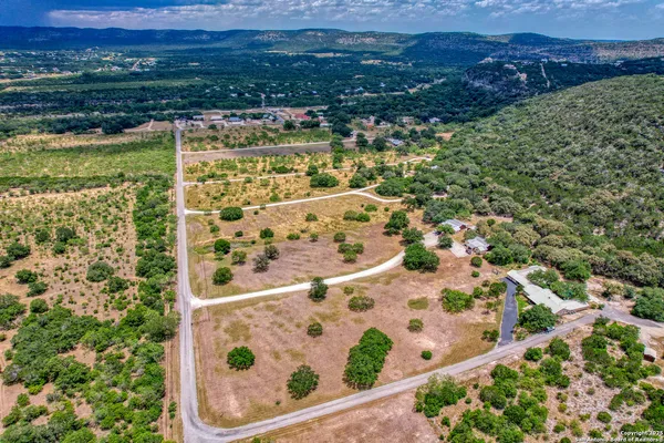 $874,000 | 457 Tomahawk Way, Concan, TX 78838