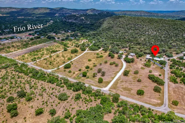$874,000 | 457 Tomahawk Way, Concan, TX 78838